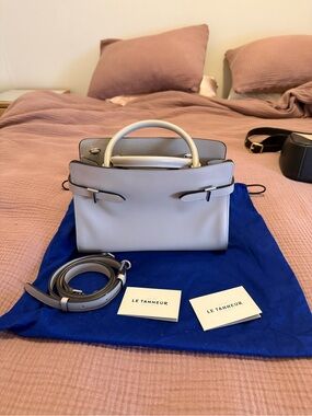 Le Tanneur Emie Smooth Leather Top-Handle / crossbody Bag in Light Gray